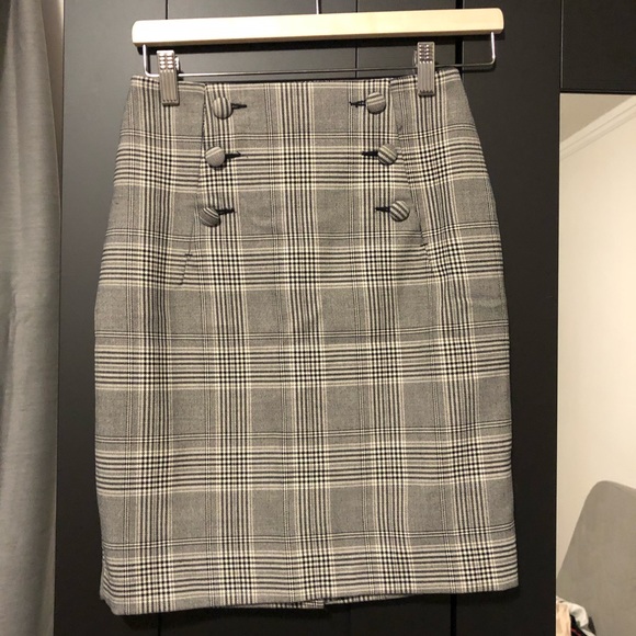H&M Grey Mini Skirt - Picture 1 of 3